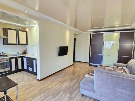 Продам 1-кім квартиру на другому поверсі, з меблями і технікою Шептицкий