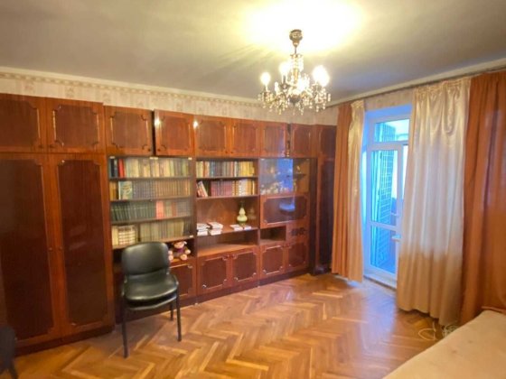 Простора 3-кімнатна квартира в самому серці міста! Хмельницький