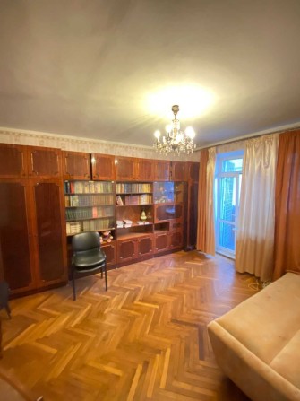 Простора 3-кімнатна квартира в самому серці міста! - фото 1