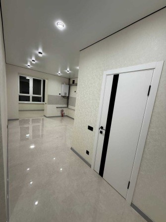 Продаж просторої 2 к квартири Озерна переуступка - фото 1