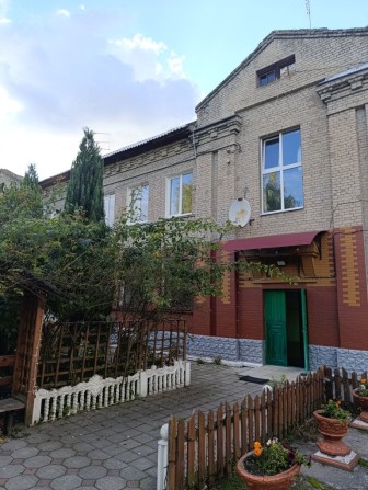 Продам трикімнатну квартиру - фото 1