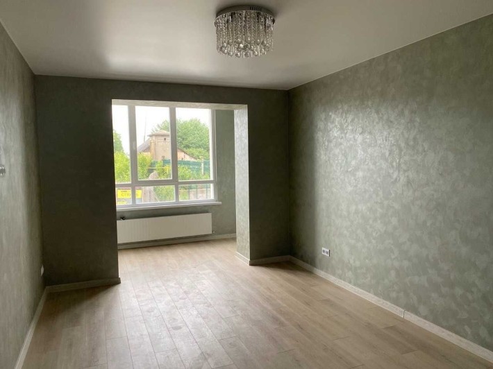 Трикімнатна квартира в спальному районі міста.Свіжий ремонт. - фото 1