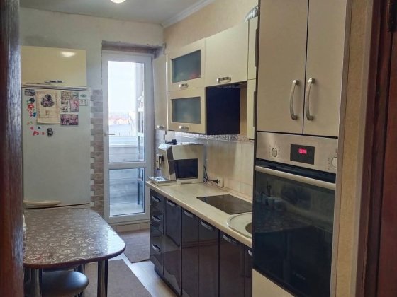 Трикімнатна квартира з ремонтом. Шептицкий