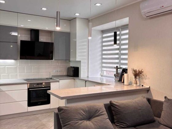 Простора 3-кімнатна квартира з індивідуальним опаленням на Озерній Хмельницький