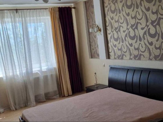 Продається простора 2-кімнатна квартира у престижному районі Виставка Хмельницький