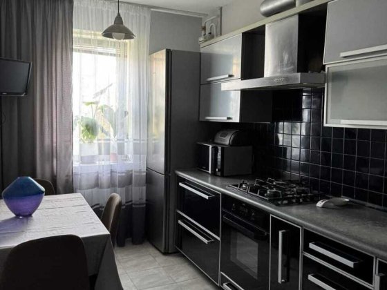 Простора 4-кімнатна квартира з новим ремонтом на Озерній Хмельницкий