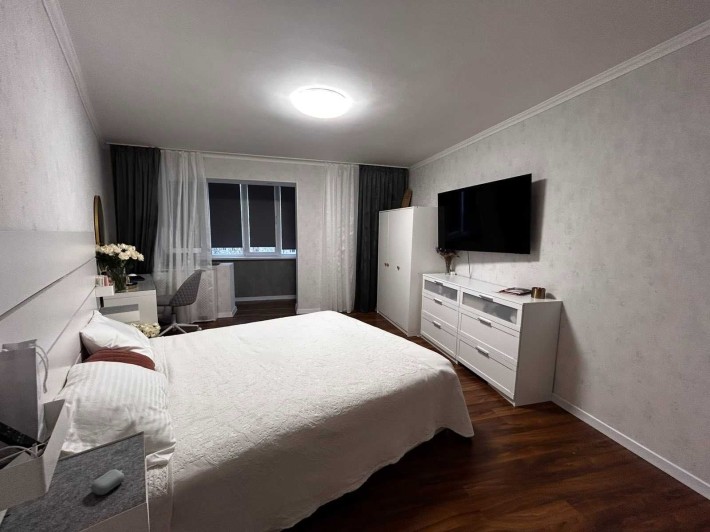 Продаж 4-кімнатної квартири, 1-й мікрорайон - фото 1