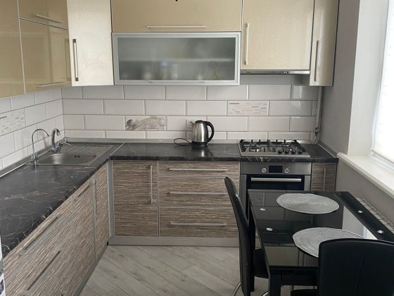 Продам 3-х кімнатну квартиру Чугуїв