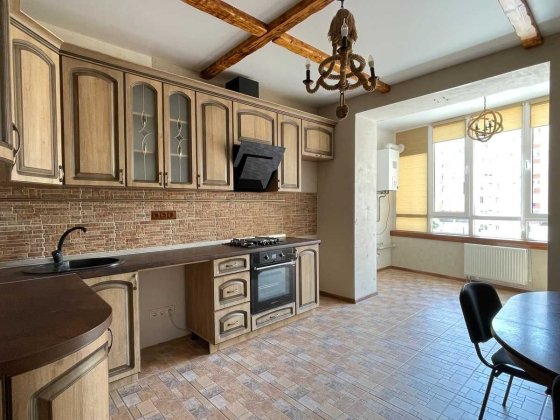 Простора 2 -х кімнатна квартира Хмельницький