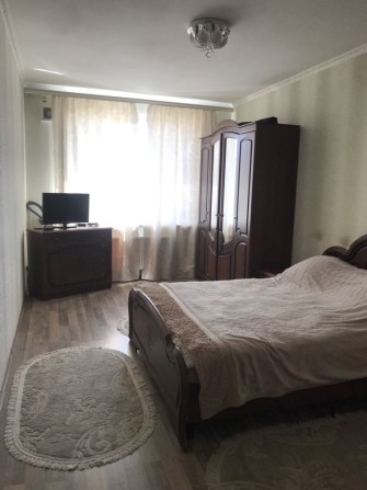 Простора 2к квартира з ремонтом та меблями на Виставці! - фото 1