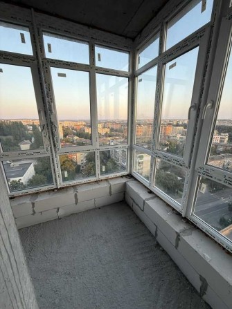 ПРОДАЖ 2-кімнатної квартири на Виставці - фото 1