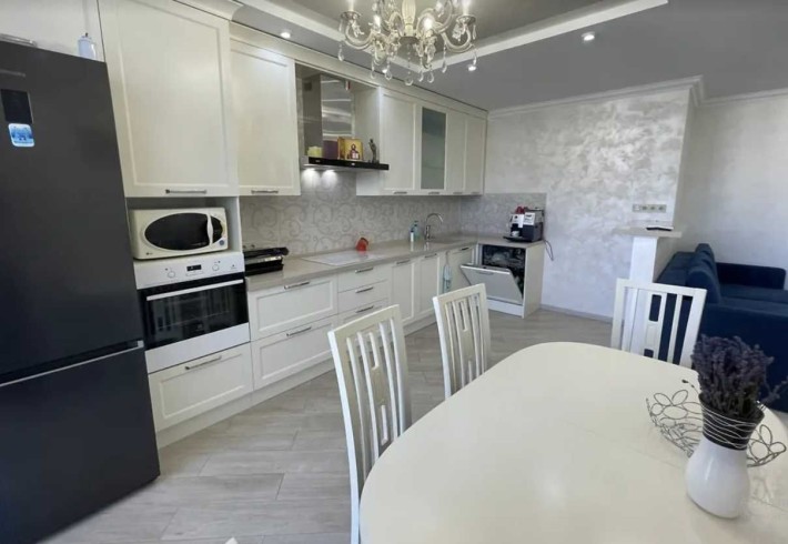 3-кімнатна квартира з ремонтом на Озерній - фото 1