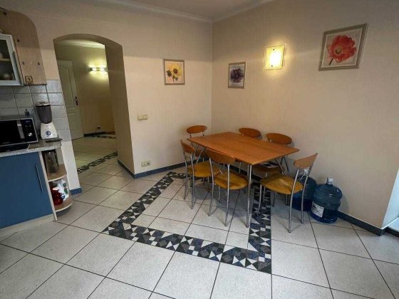 Простора 3-кімнатна квартира в самому ЦЕНТРІ міста 
ID: 37888 Хмельницький