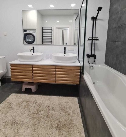 Двокімнатна в центрі міста Дороговартісний ремонт - фото 1