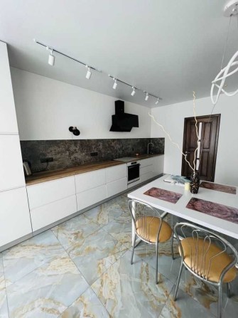 Продається 2 км квартира з ремонтом на Виставці, Рауш - фото 1