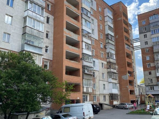 Пропонуємо до вашої уваги простору 2-кімнатну квартиру. Хмельницький