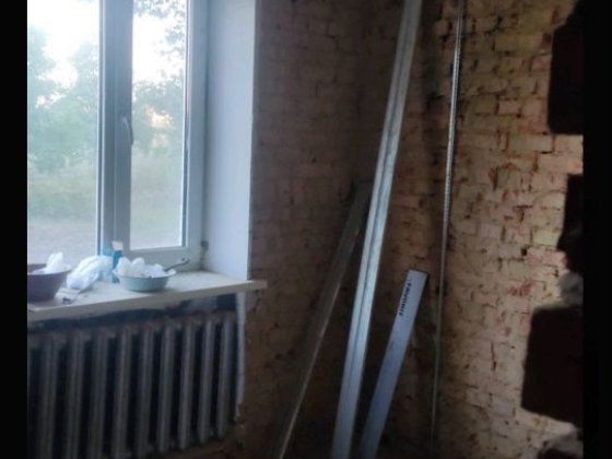 Продам чотирьох кімнатну квартиру в районі Пту перший поверх без ремон Тульчин