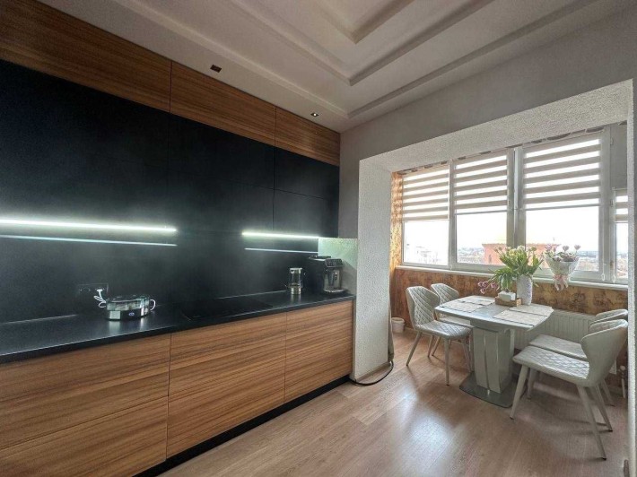 Простора 3-кімнатна квартира на Південно-Заході! - фото 1