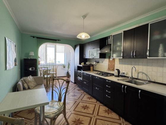 Продам двокімнатну квартиру в центрі міста Хмельницький