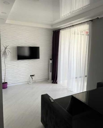 Зміна ціни ТЕРМІНОВО 1 км квартира з дизайнерським ремонтом на озерній - фото 1