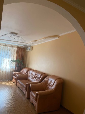 Продам трьохкімнатну квартиру - фото 1