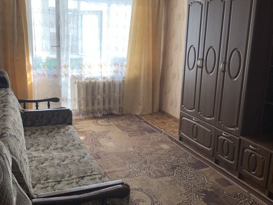 Срочно! Продам 2-х комнатную квартиру на микрорайоне Синельникове