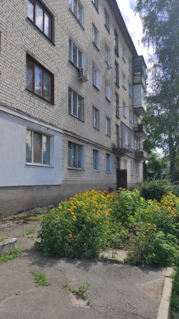 Продам 4 комн квартиру возле центра ентра - фото 1