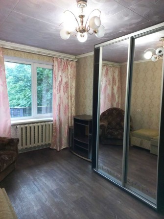 Продам 1-ком квартиру на микрораёне! - фото 1