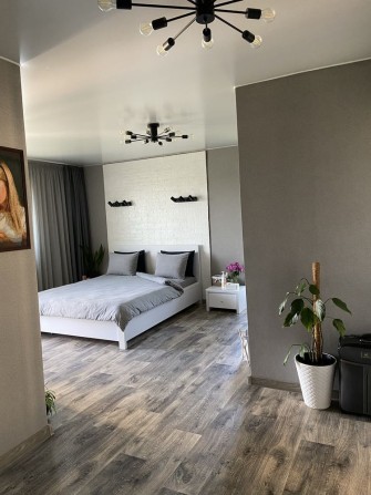 1-а квартира, 7-поверх, вул.Миру 12, м.Синельноково - фото 1