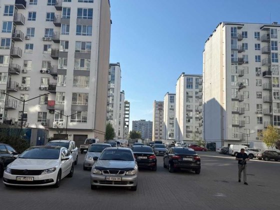 Продам 3-КІМН ЖК Дніпровська Брама 2 Слобожанское