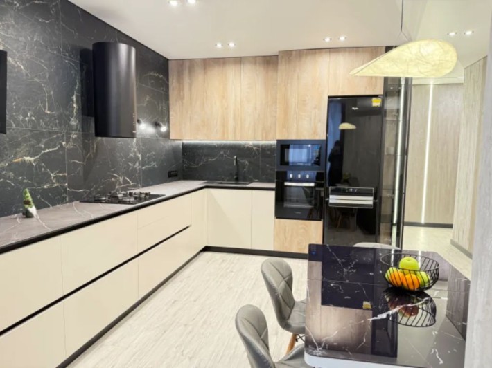 Продам дизайнерскую 3к квартиру в ЖК Брама 2 - фото 1