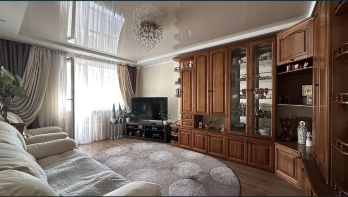 Продаж 4-кімнатноі квартири - фото 1