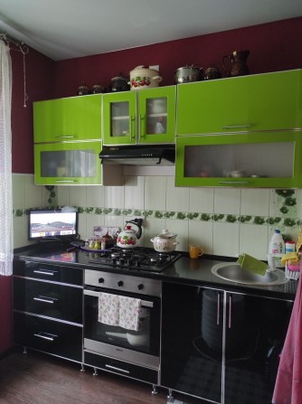 Продам 2 кім кв в Новогуйвинську - фото 1