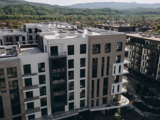 Продаж введеної в експлуатацію квартири з терасою та чудовим видом. Тячев