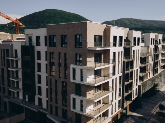 Продаж. Двокімнатна квартира з видом на гори з терасою. Тячів. 5.30 Тячев