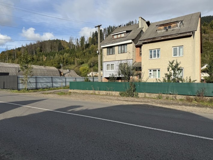 Продається трьох кімнатна квартира в смт. Міжгірʼя - фото 1