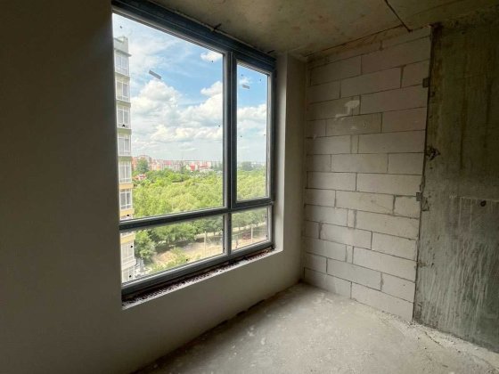 Продаж 2 кімнатна Паркова Алея  здана Угорники