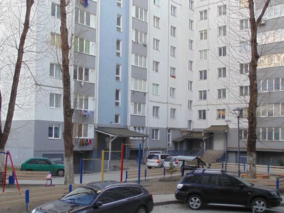 Продається 2 кімнатна квартира під ремонт Угорники