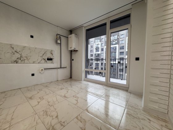 Простора двокімнатна квартира з ремонтом Угорники