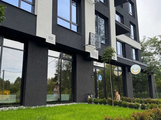 Однокімнатна квартира в хорошому районі біля річки Угорники