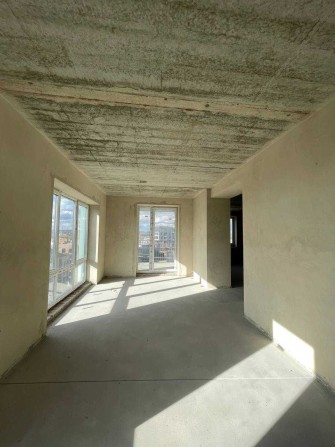 Продається простора 3-кімнатна квартира 3 терасою в ЖК «Краківський»! - фото 1