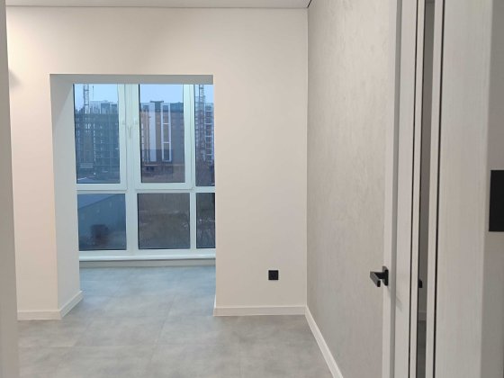 Продається 1кім квартира з ремонтом на 3поверсі поруч міського ОЗЕРА Угорники