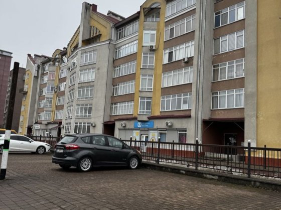 Терміновий продаж 2 к квартири 65 м кв Угорники