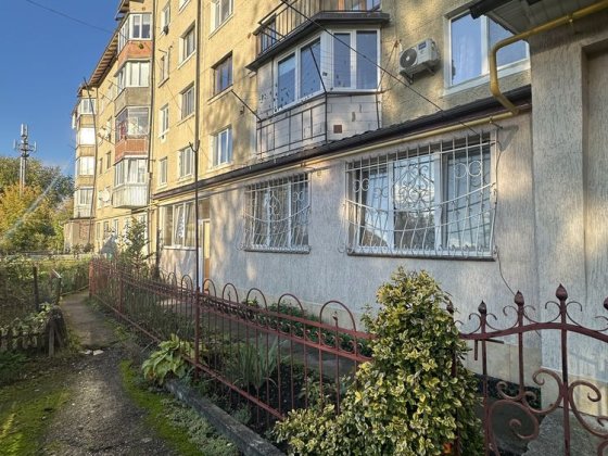 Продаж 3 кімнатна квартира з подвірʼям вул. Тисменецька, Микитинці Угорники