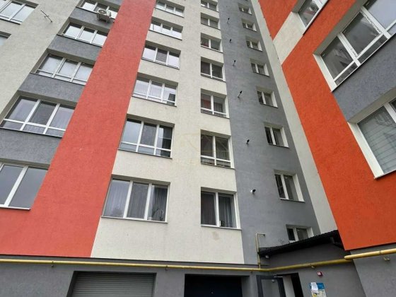 Продаж 3-кімнатної квартири з виглядок на Вовчинецькі гори Вовчинець