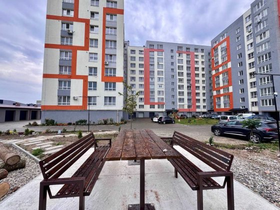 Продаж 3 км квартири з виглядом на Вовчинецькі гори Вовчинець