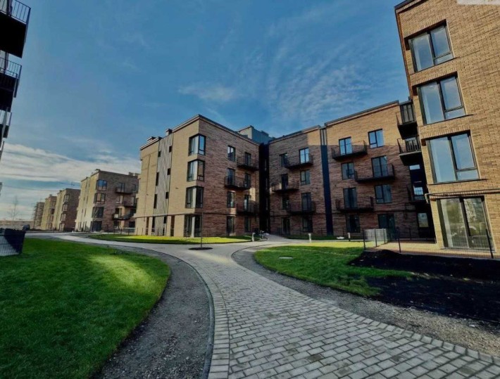 Продаю 1 кім. квартиру ЗДАНУ в ЖК "Долішній",поруч Озера - фото 1