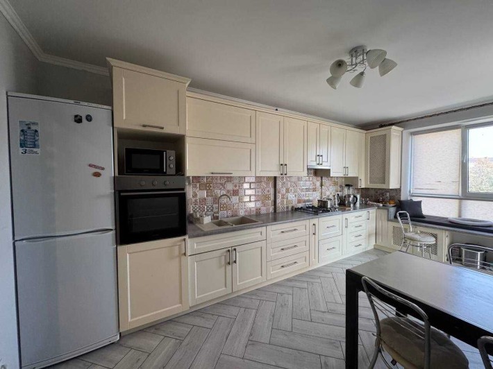 Продаж трьох кімнатної квартири - фото 1