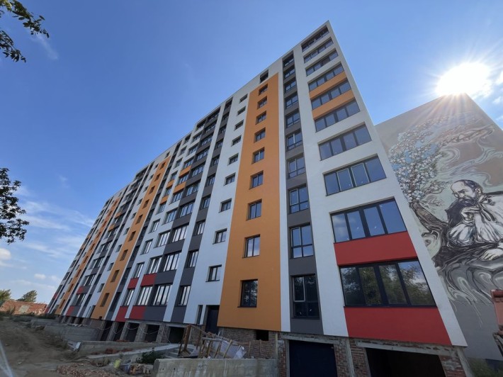 Продається простора 2 кім. 78,6м2. Кухня-вітальня 24 м2 - фото 1