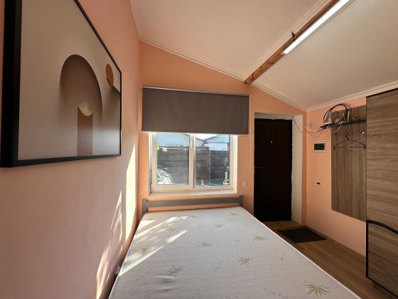 Квартира з ремонтом меблями та технікою! З власним двориком! Білогородка